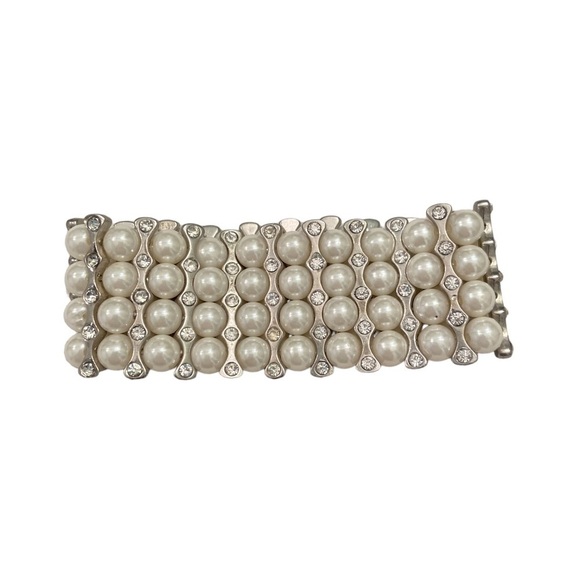 Fine costume stretch bracelet of 4 rows of faux pearls in silver tone one size - Picture 1 of 5